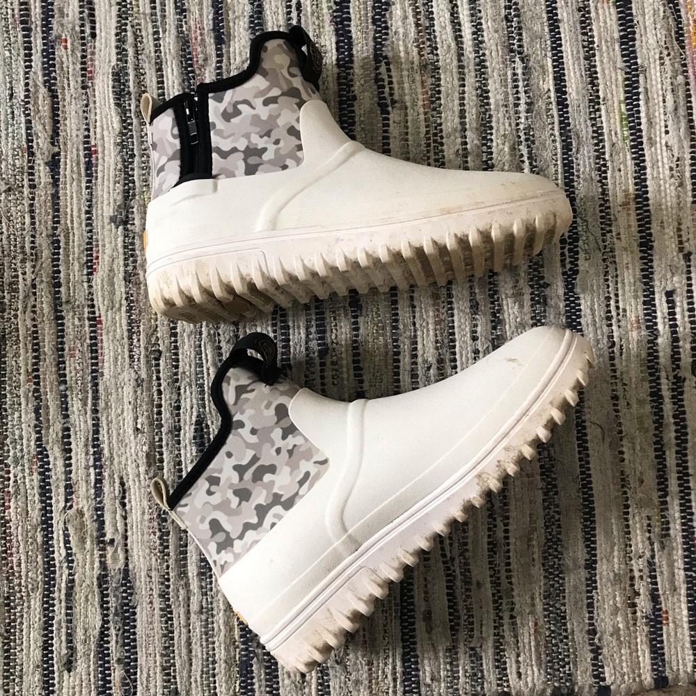 Rain boots
